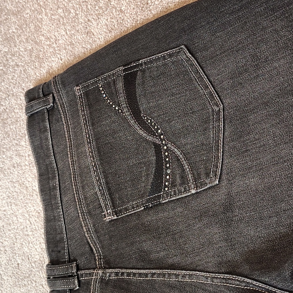 WHBM Women's Noir Slim Ankle Black Jeans Size 14 - Picture 5 of 10